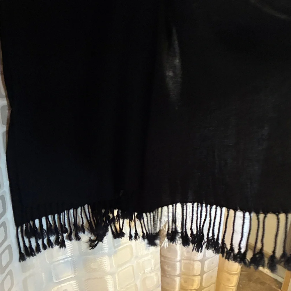 2 Pashminas! 1 White and 1 Black - Picture 3 of 12